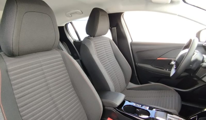 Peugeot e-208 completo