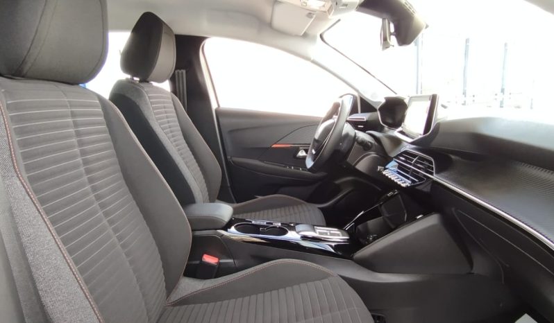 Peugeot e-208 completo