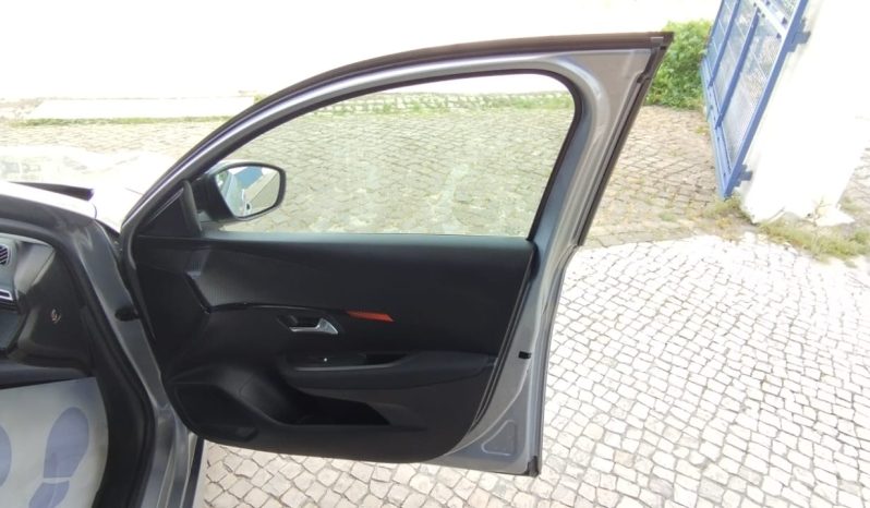 Peugeot e-208 completo